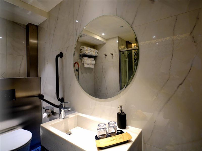 E Hotel Хонконг Екстериор снимка